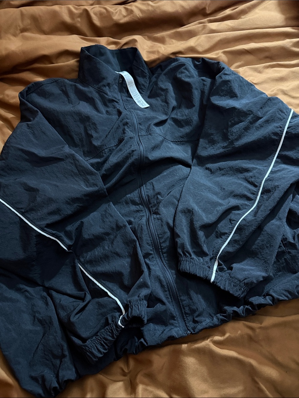 Lululemon windbreaker jacket